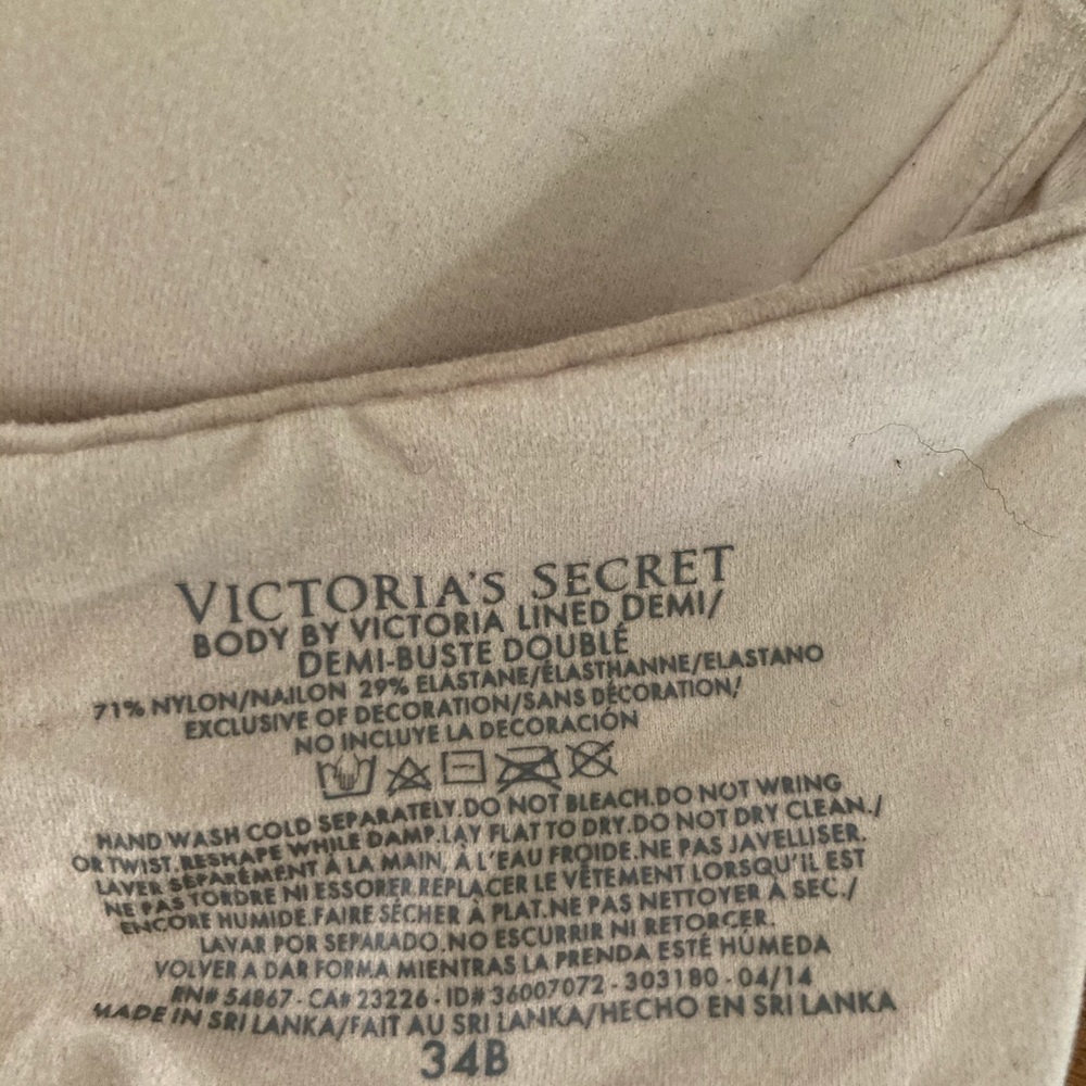 Victoria Secret bra - Picture 2 of 2